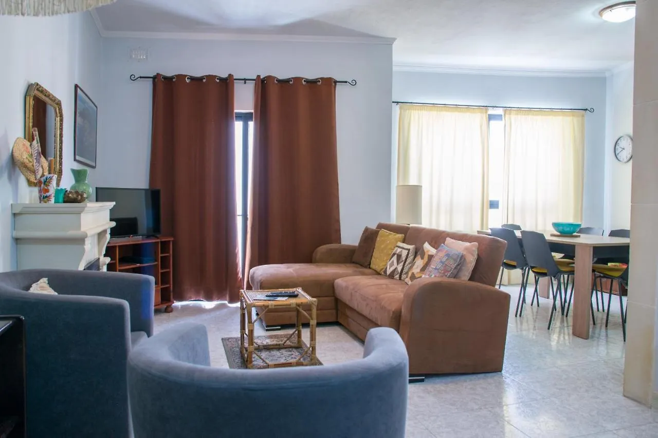 First Floor Corner Apartment Close To The Promenade Tban1-1 Marsaskala