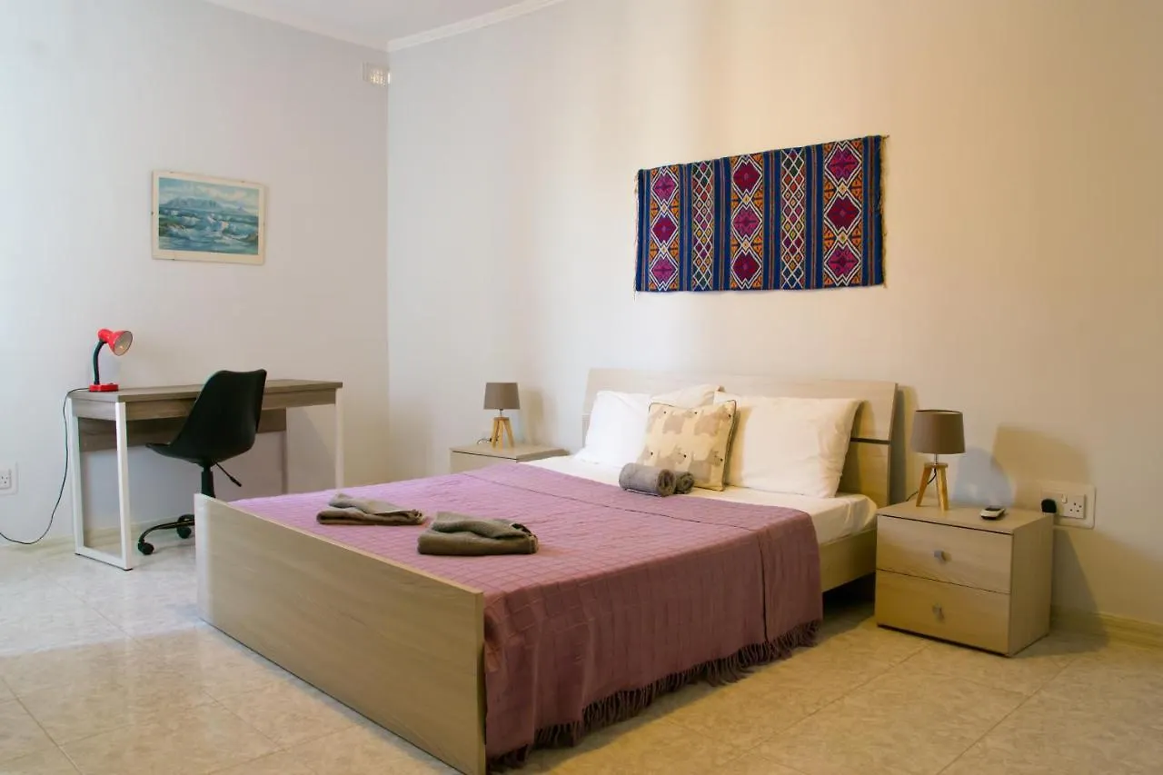 First Floor Corner Apartment Close To The Promenade Tban1-1 Marsaskala